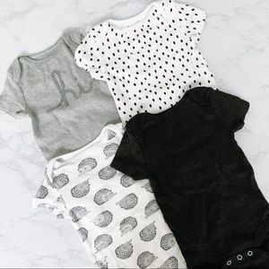 Cloud Island ‘hi’ 4-Pack Onesies